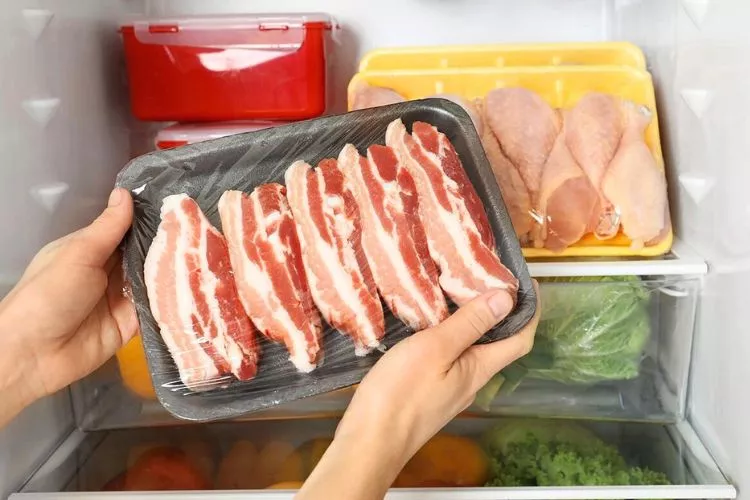 Does cooked bacon need to be refrigerated