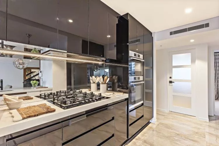 Incorporating Mirrors into Your Kitchen Design