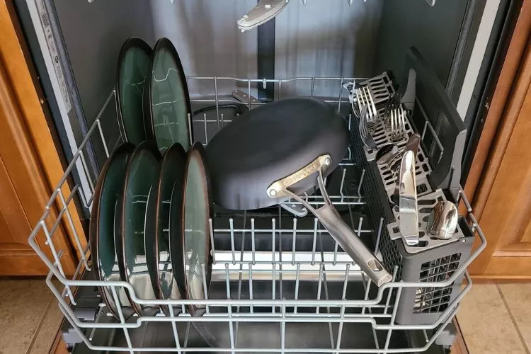Can you put non-stick pans in the dishwasher
