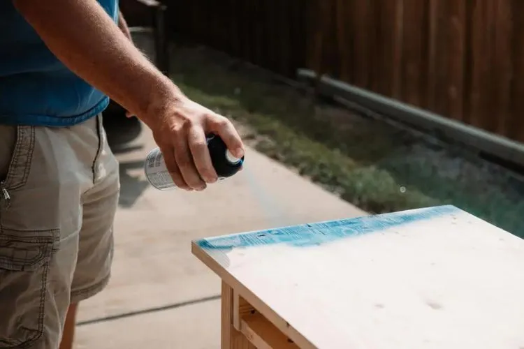 How to remove spray paint from glass without razor